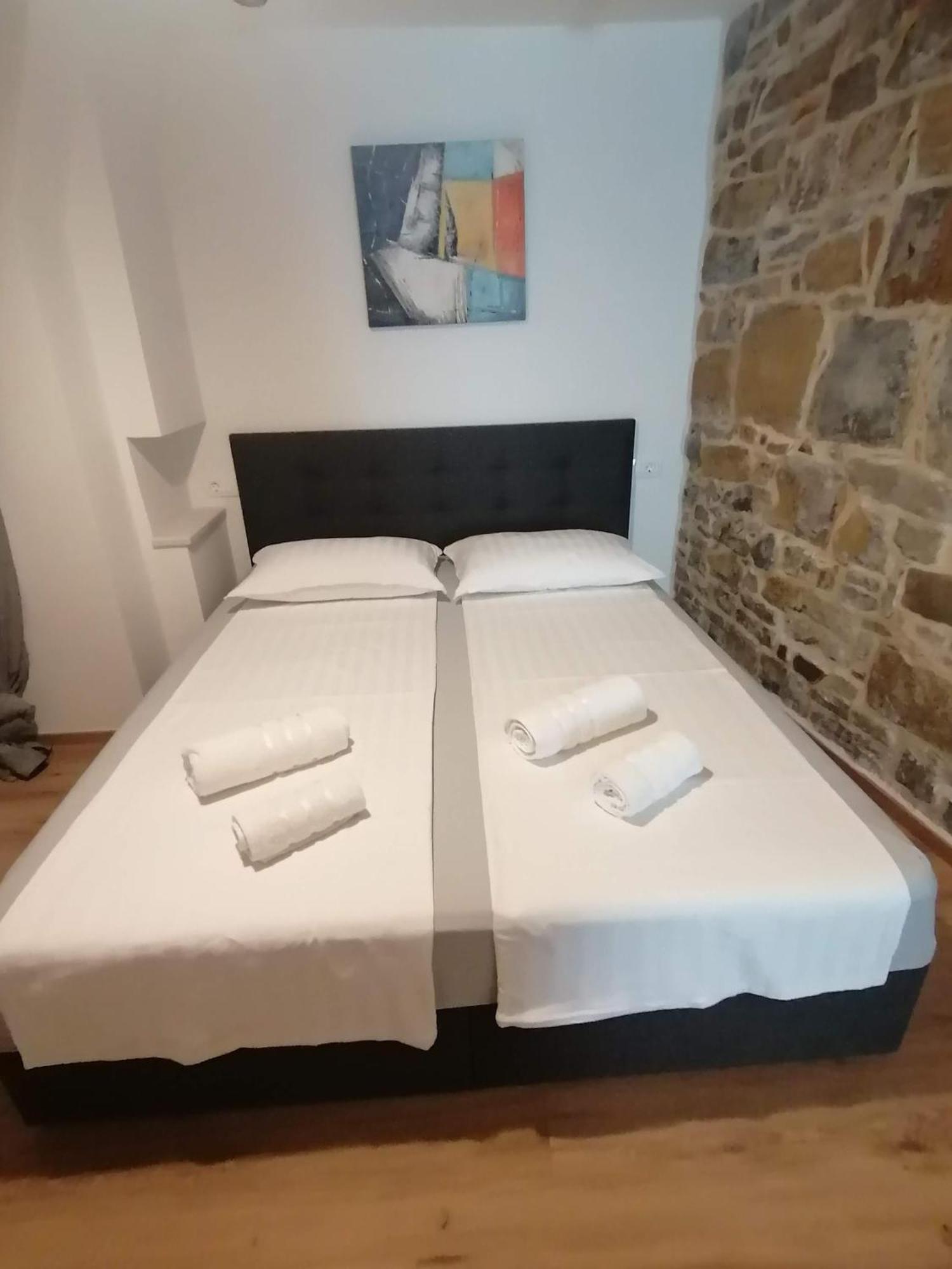 Gg Art Ii Apartment